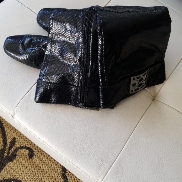 Boots - Picture 2 of 6